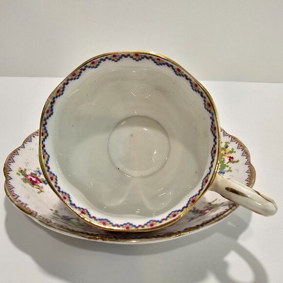Royal Albert - Petit Point Vintage Tea Cup & Saucer Set - Picture 3 of 6